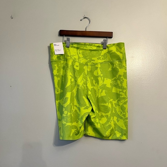 NWT Nike one luxe icon clash bike shorts green printed mid rise large - Picture 4 of 9